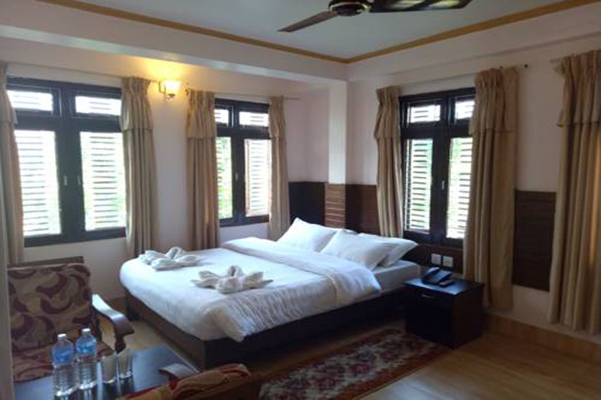 Hotel Alpine Villa Pokhara Eksteriør billede